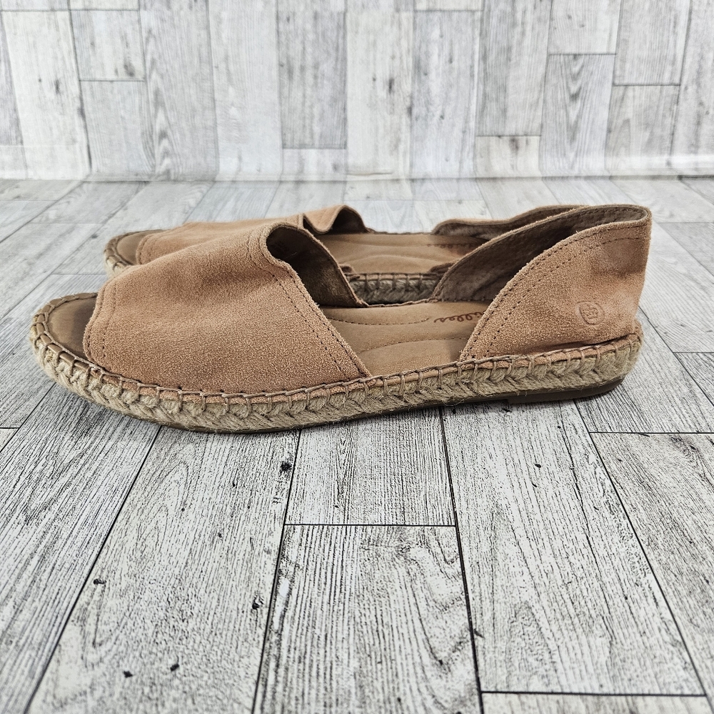 Born Seak Espadrille Sandal Women Size 7.5 Suede Flats Peach Open Toe Shoe